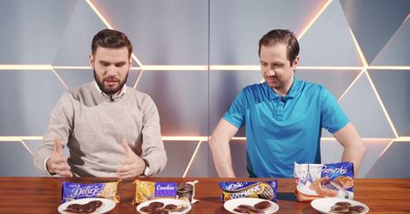 Spróbowaliśmy zamienników delicji szampańskich. Czy te z Biedronki i Carrefoura są godnymi naśladowcami?