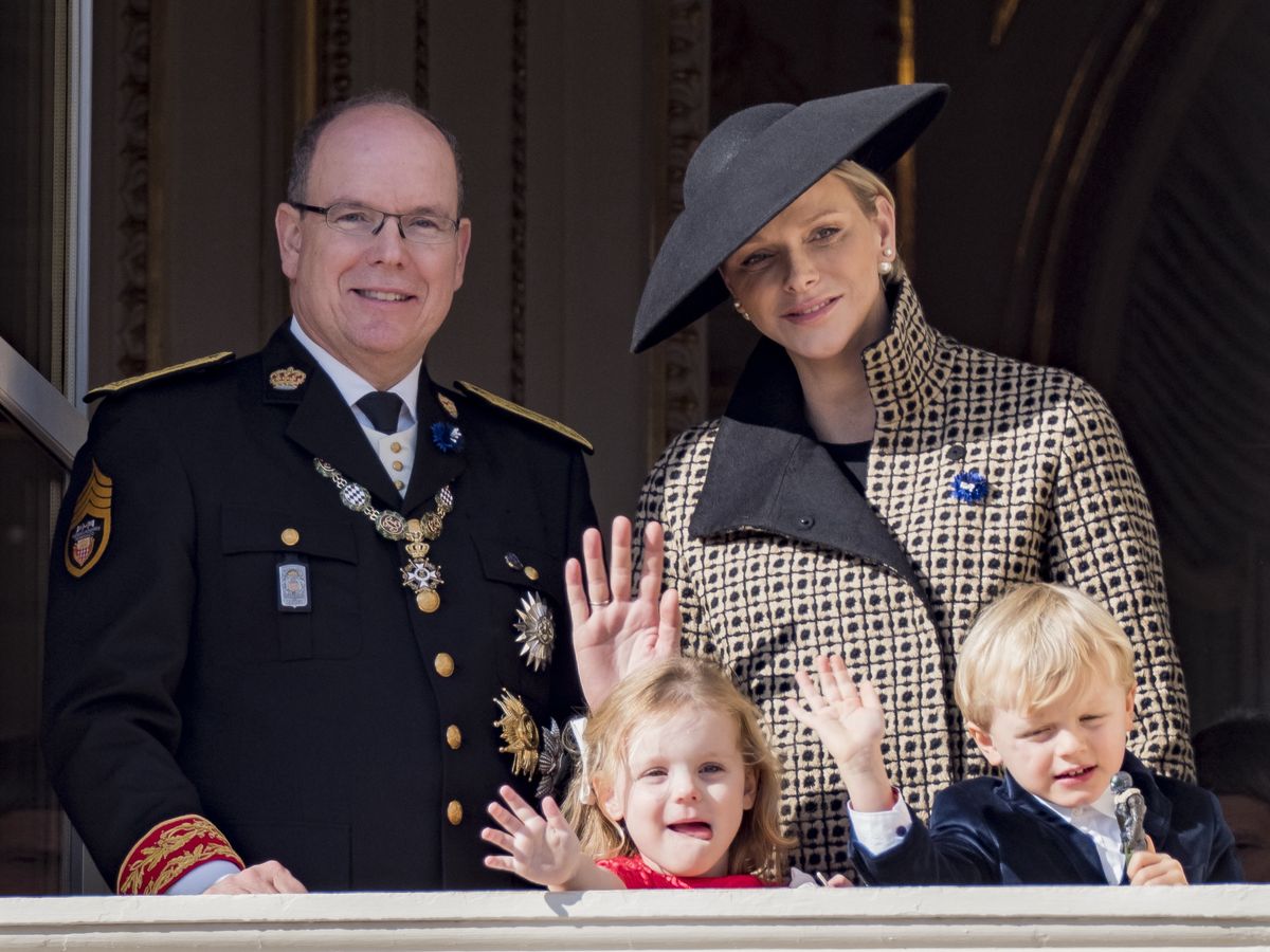 Książę Albert z księżną Charlotte i dziećmi w 2018 r.