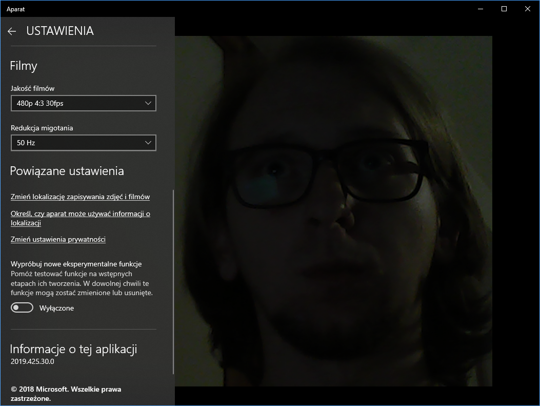 Aplikacja Aparat czasem się przydaje. Na przykład do tego, żeby przypomnieć sobie, jak nikczemnie słabe kamery są montowane w niektórych laptopach