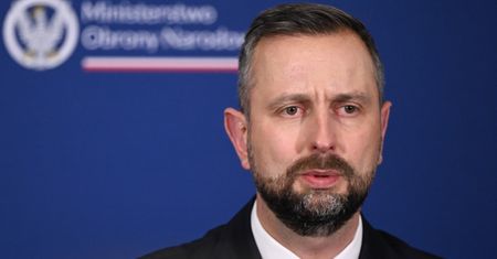 Szef MON o zestrzeliwaniu dronów. "Tak, ale"