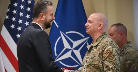 Szef MON odznaczył amerykańskich żołnierzy służących w Polsce