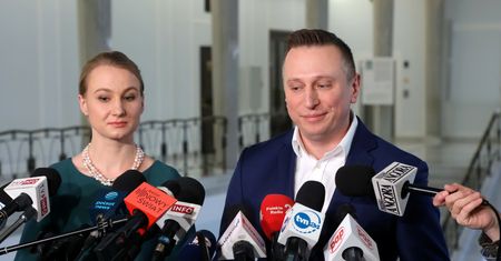 Fałszywe alarmy z telefonów żony senatora Brejzy i córki Giertycha. Jest śledztwo