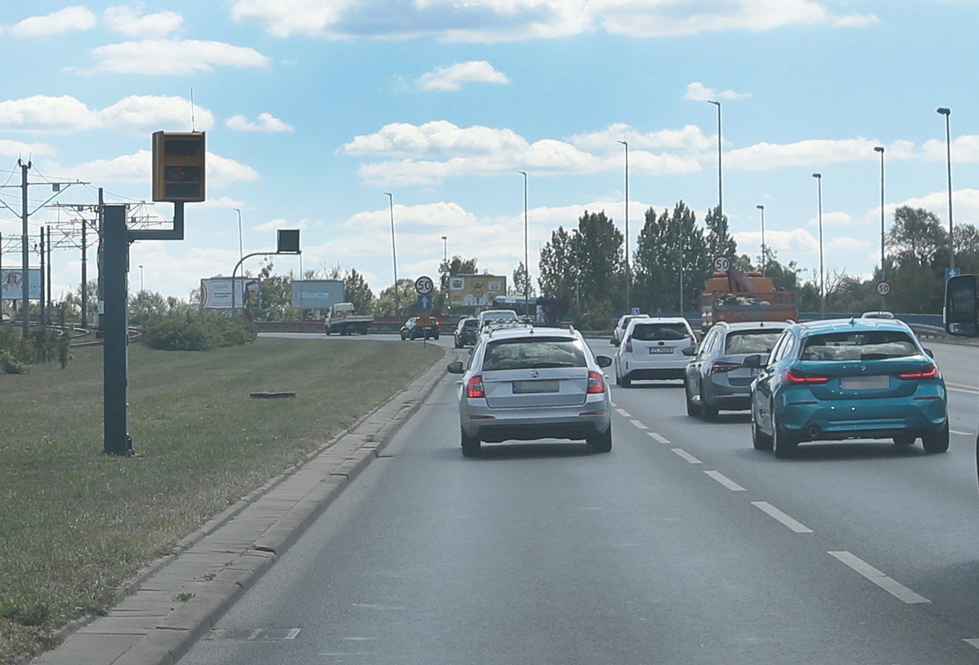 Według danych Głównego Inspektoratu Transportu Drogowego w ubiegłym roku w województwie zachodniopomorskim 23 fotoradary zarejestrowały 20 884 przekroczenia dozwolonej prędkości. To był udany rok dla urządzenia, które stoi przy Basenie Górniczym w Szczecinie, tuż przed Mostem Pionierów