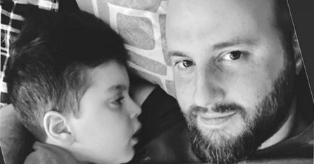 Mężczyzna nie może pogodzić się ze śmiercią syna. "Kupno małej trumny to ostatnia rzecz"