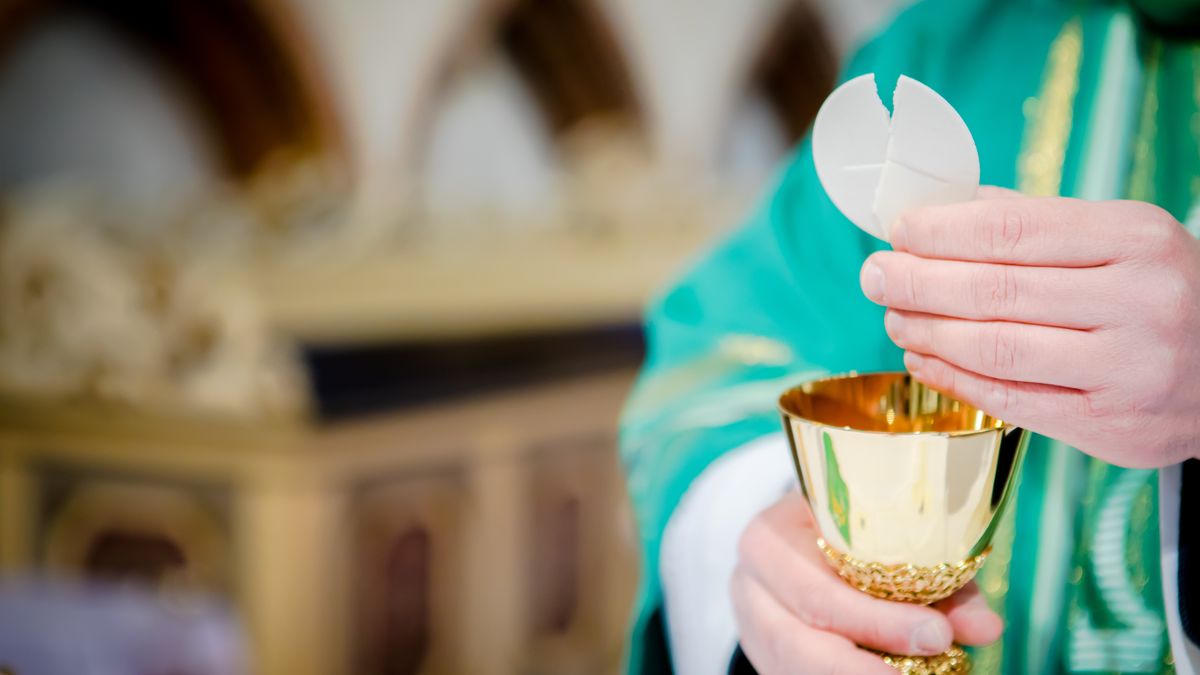 Czy rozwodnicy mogą przyjmować komunię? - zdjęcie ilustracyjne