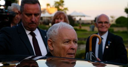 Kaczyński wraca do rządu. "Zachowuje się jak Piłsudski za sanacji"