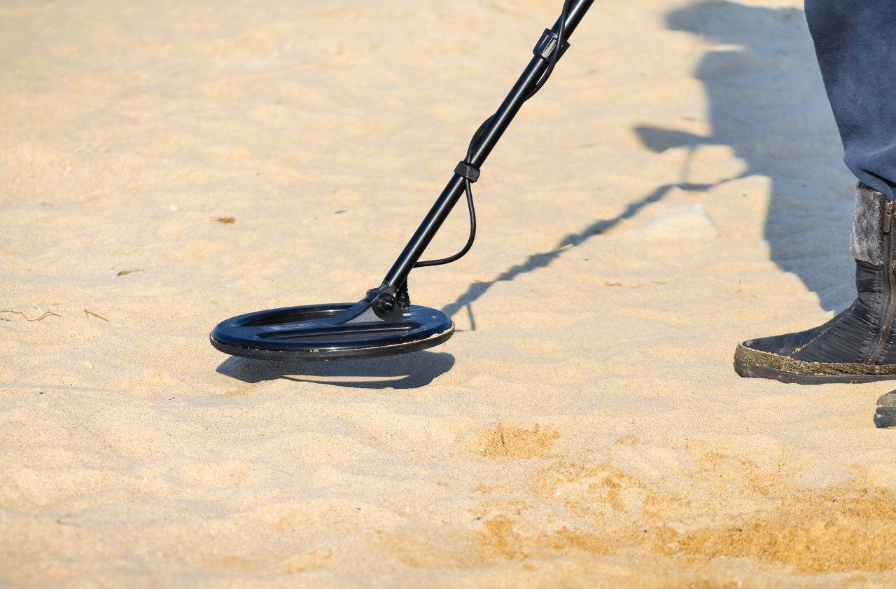 Skarby na polskich plażach. Ministerstwo chce zezwolić na poszukiwania z wykrywaczem