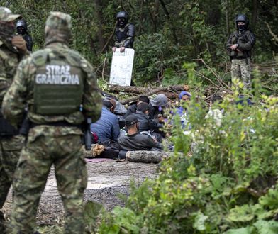 Usnarz Górny: Białoruś zwleka z decyzją ws. pomocy humanitarnej. Migranci bez jedzenia i picia