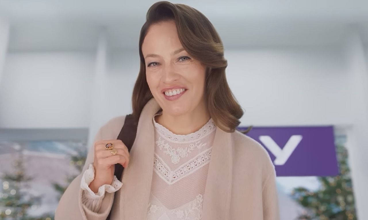 Magdalena Różczka i Eryk Kulm w dwóch świątecznych reklamach Play