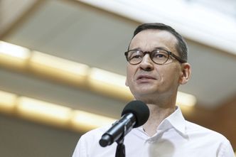 "Pół miliona plus". Premier zapowiada wsparcie dla gmin i powiatów