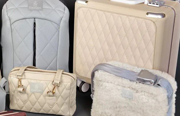 From old fabrics and other materials that make up the interior of planes, bags and suitcases are created.