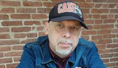 Jest szef redakcji serwisu show-biznesowego Republiki. Transfer z Polska Press