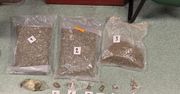 Nowy Dwór Mazowiecki: Policjanci urządzili zasadzkę przy garażu. 41-letni diler zatrzymany z blisko 2,5 kg narkotyków
