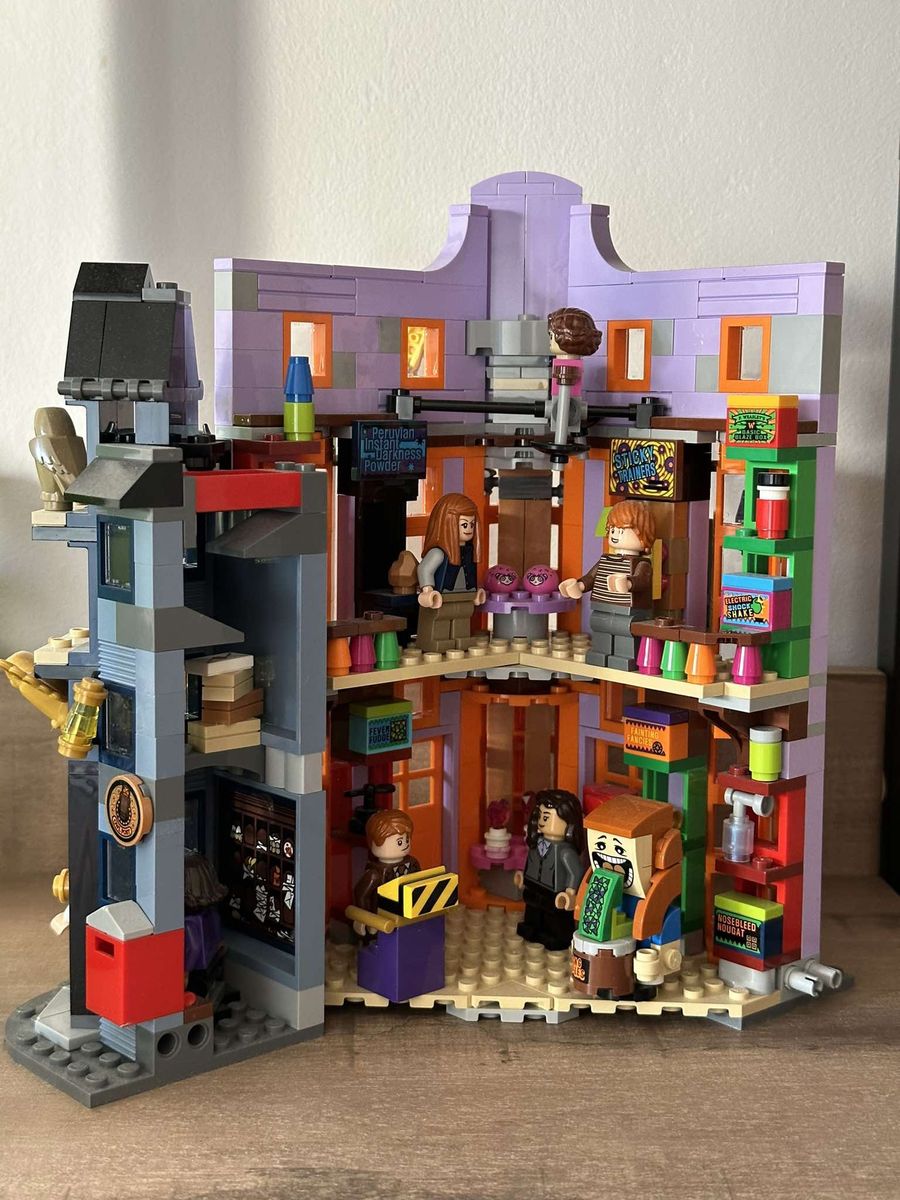 LEGO Harry Potter Ulica Pokątna™: Magiczne dowcipy Weasleyów