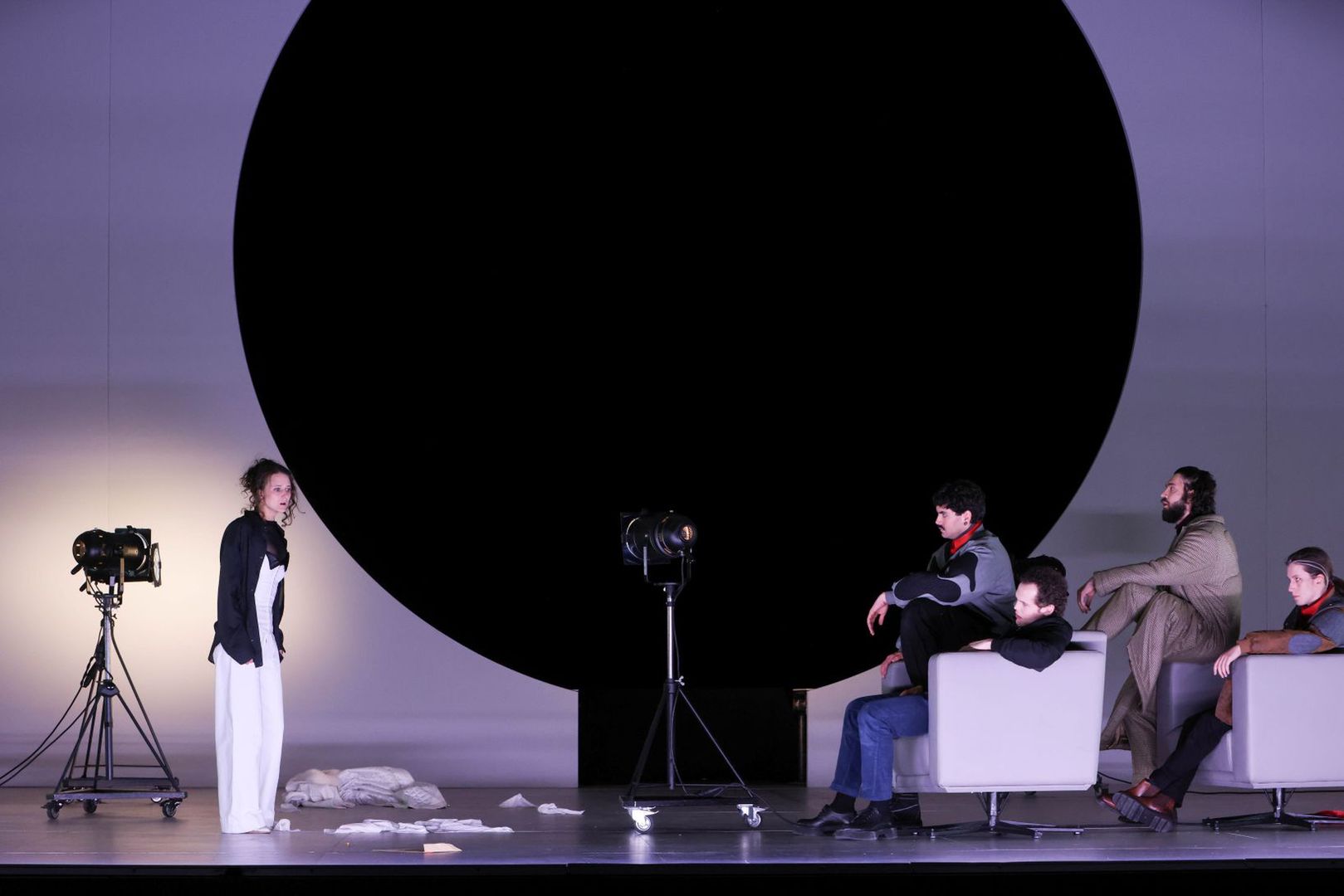 "Otello" w Bremie: Adèle Lorenzi, Ian Spinetti, Fabian Düberg, Jasin Rammal-Rykala i Arvid Fagerfjäll © Jörg Landsberg