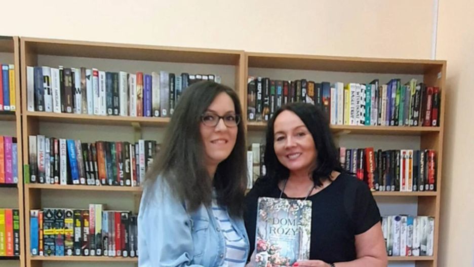 Anna Stryjewska na zdjęciu po prawej