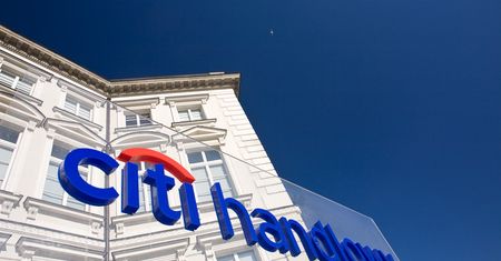 Biznes detaliczny Banku Handlowego na sprzedaż. To może być trudna operacja