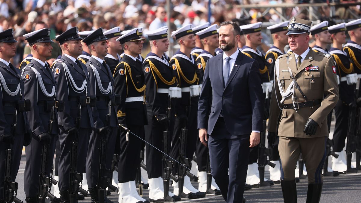 defilady z okazji Święta Wojska Polskiego na Wisłostradzie w War