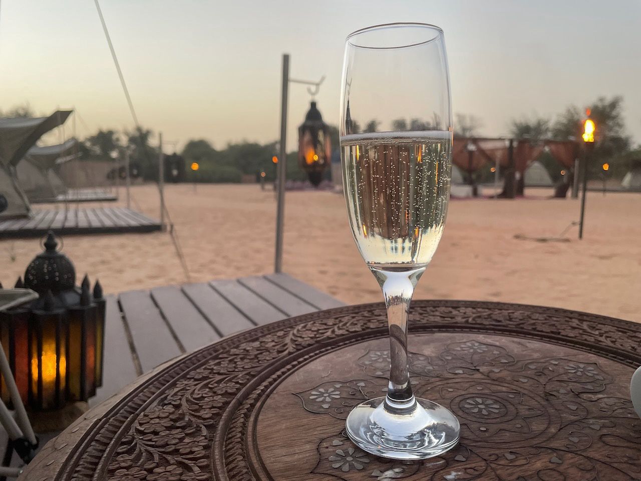 Noc na pustyni w Dubaju