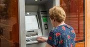 Banki wprowadzają nowe opłaty. Nawet 10 złotych za wypłatę gotówki