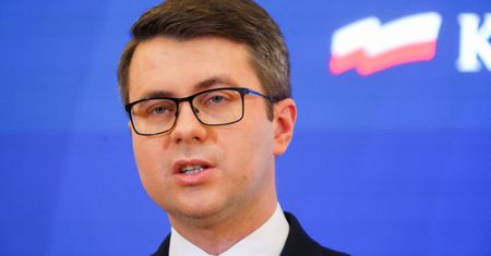 Polski Ład. Polacy piszą o zaniżonych pensjach. Rzecznik rządu chwali się paskami emerytów
