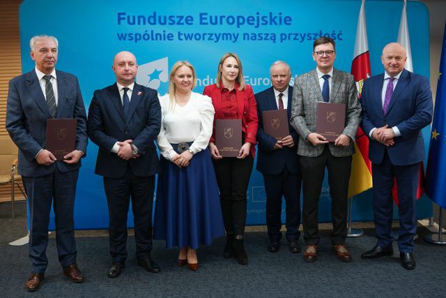 Ponad 53 mln zł na rozwój działań badawczo-rozwojowych. Wsparcie otrzymały uczelnie i organizacje badawcze (zdjęcia)