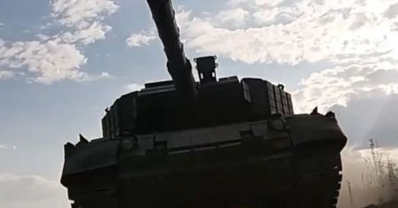 Leopard 1A5 pod ogniem dronów. Ukraiński czołg wytrzymał 52 trafienia