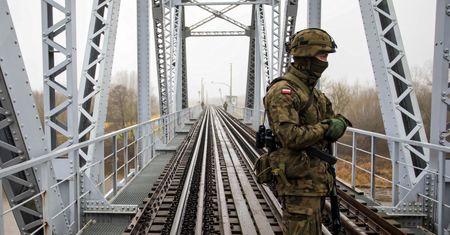 Polska zamyka granicę. Samorządowiec alarmuje: strzał w kolano