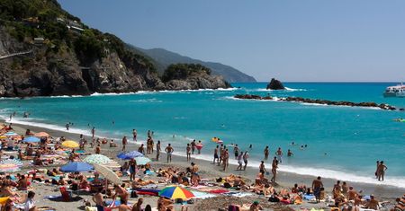 Włosi zaskoczeni wyborem turystów. Płatne plaże świecą pustkami