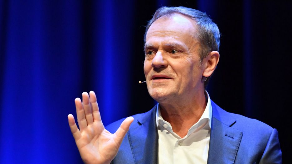 "Gdzie jest dziadzia?" Donald Tusk zażartował z TVP Info 