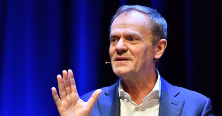 "Gdzie jest dziadzia?". Donald Tusk zażartował z TVP Info