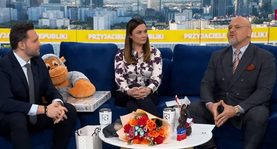 Ilu widzów mają "Przyjaciele Republiki"?