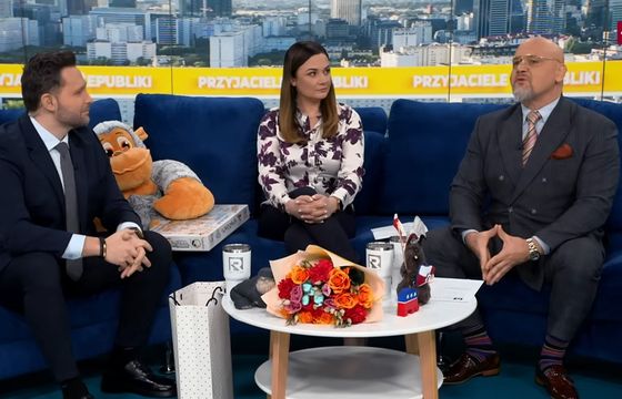 Ilu widzów mają "Przyjaciele Republiki"?