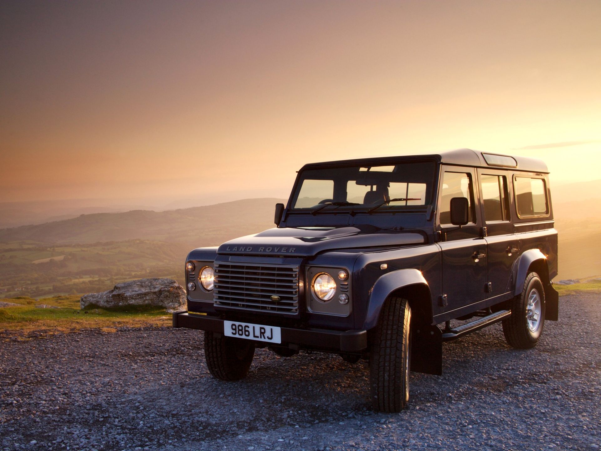 Land Rover Defender 110 Station Wagon UK-spec (2007)