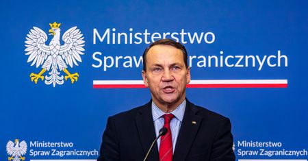 Duda zamieścił zdjęcie Tuska i Ławrowa. Mocny komentarz szefa MSZ