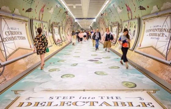 Hendrick’s Gin promuje się pachnącymi reklamami w Londynie