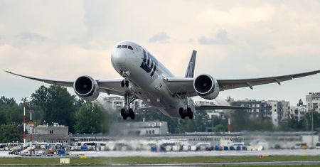 Jest kontrola PIP w PLL LOT. Sprawdzają kontrakty B2B