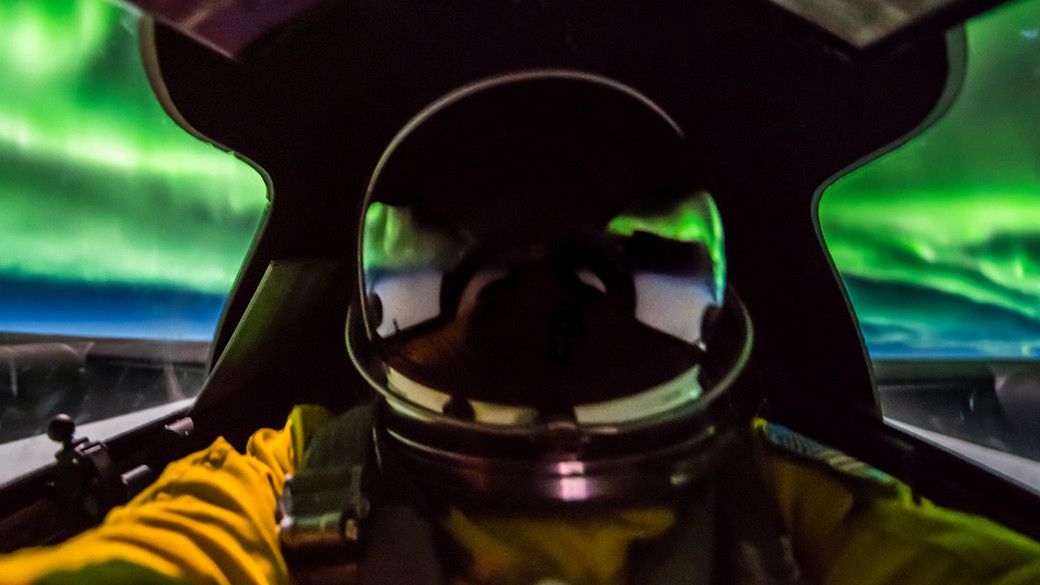 Pilot samolotu szpiegowskiego zrobił zdjęcia zorzy polarnej z bliska! 1