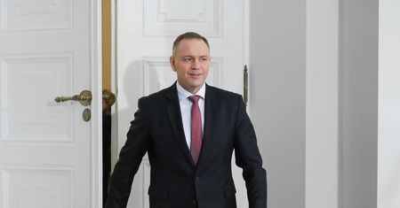 Sejm powinien zająć się ustawą łańcuchową Nawrockiego? Sondaż