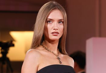 Pojechała do Londynu. Tak ubrała się na premierę filmu