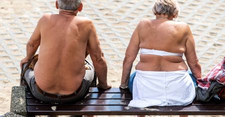 Nowa moda wśród seniorów. Oto co robią w wakacje