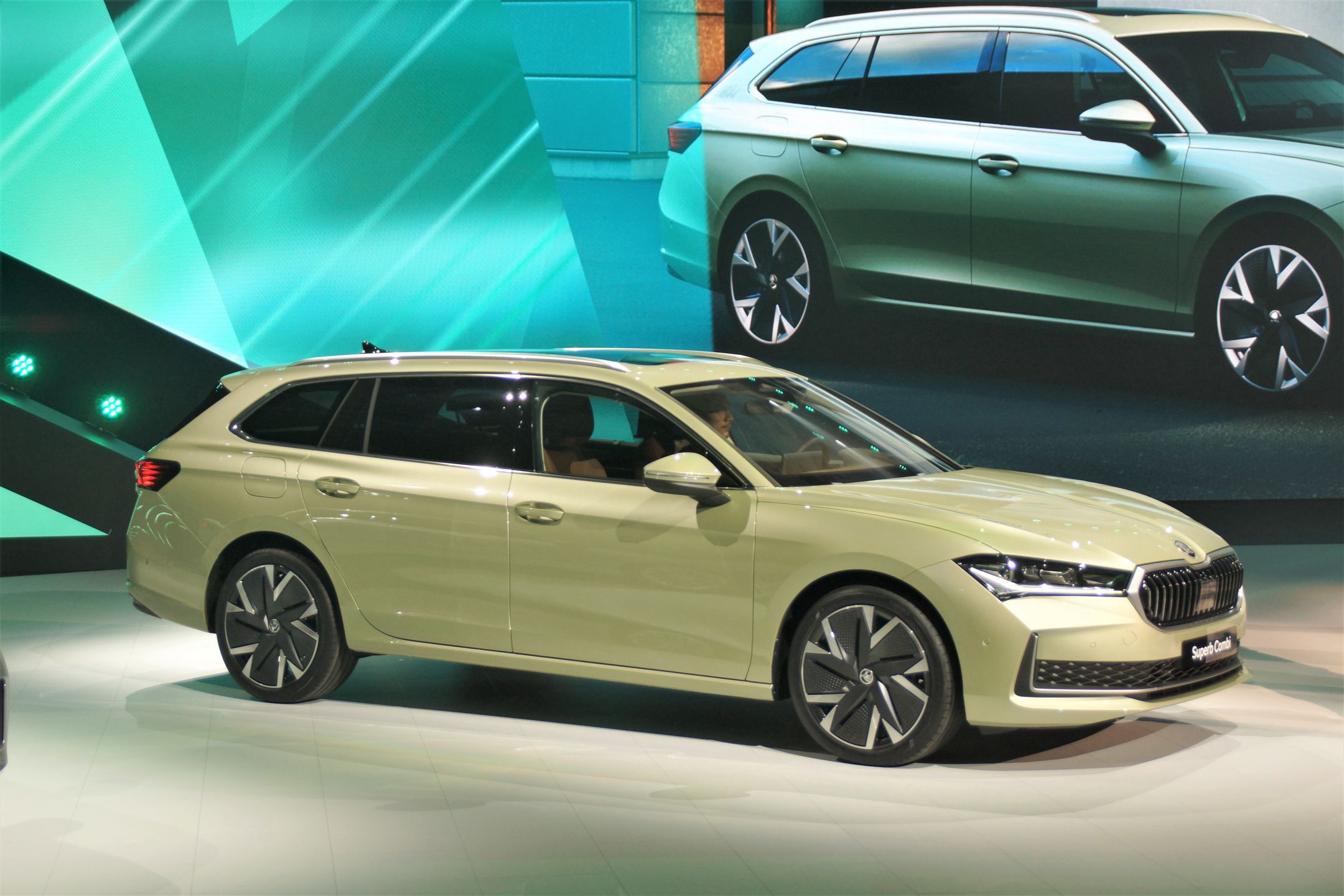 Škoda Superb IV