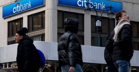 Bank przelał 81 bilionów dolarów na konto klienta. Przez pomyłkę