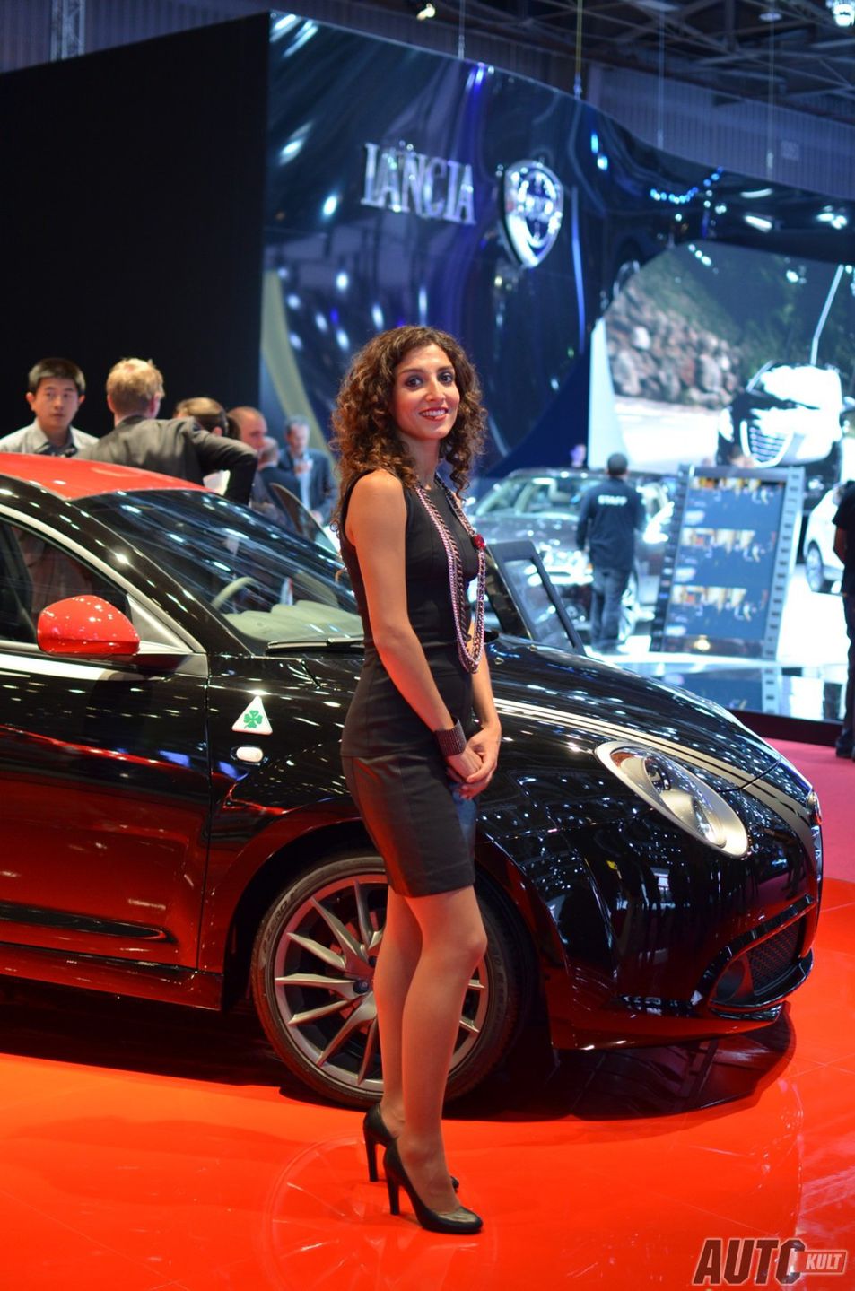 Hostessy z Paris Motor Show 2012 [galeria] 104