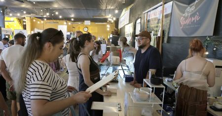 Szczecin: Bazar Smakoszy ponownie tętnił życiem. Tłumy mieszkańców odwiedziły OFF Marinę