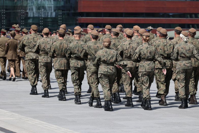 Zmiany dla żołnierzy od stycznia. Tak będzie przyznawany dodatek za długoletnią służbę