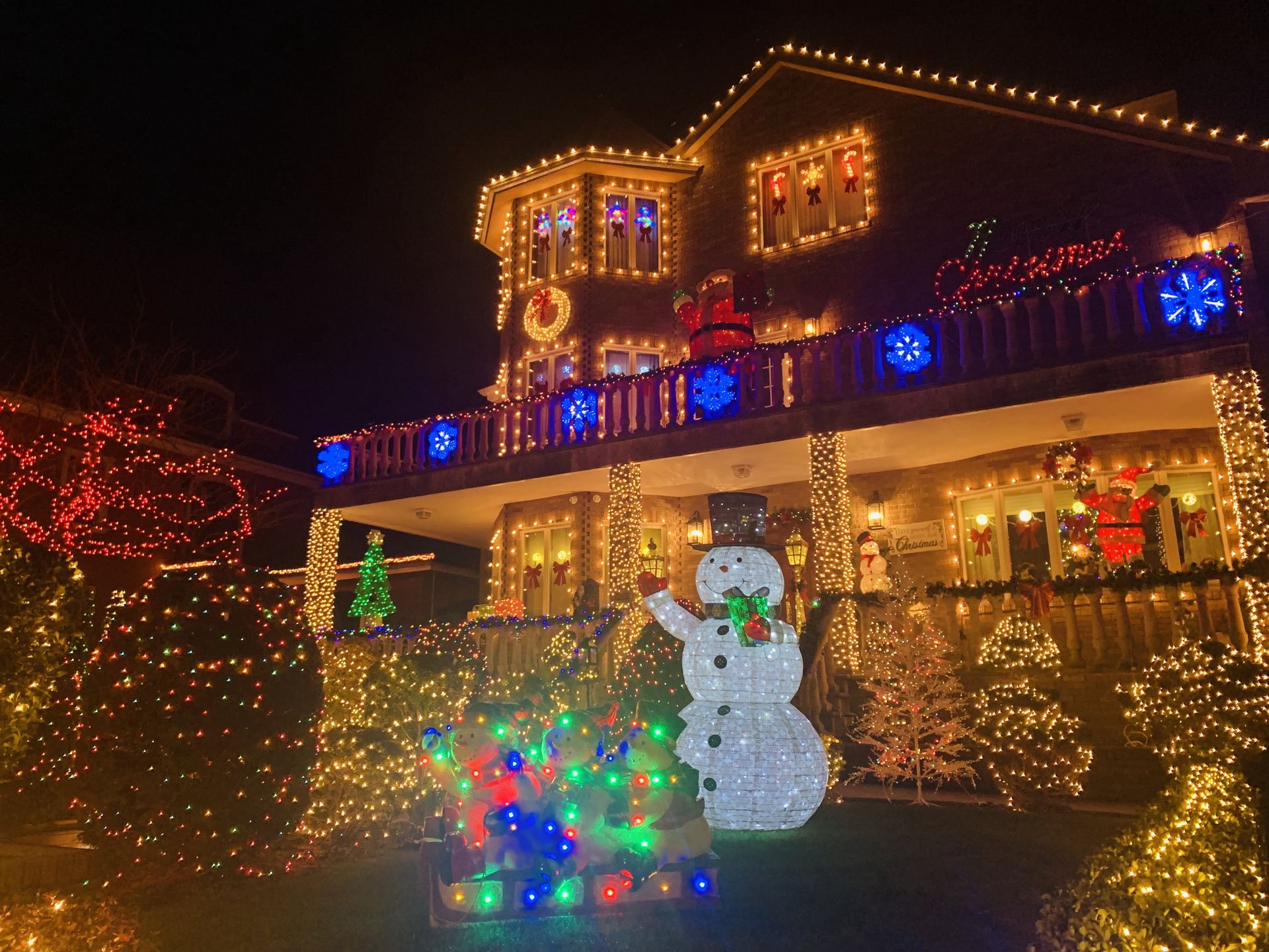 Amerykanie nie oszczędzają na świetlnych dekoracjach