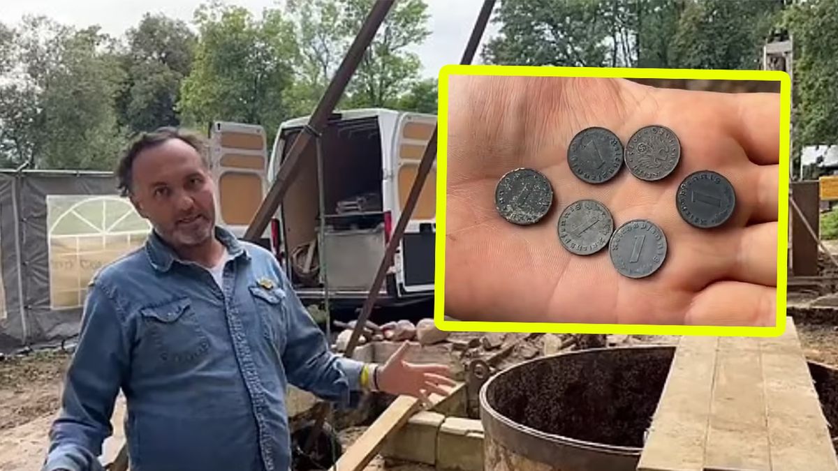Badacze natknęli się w pobliżu pałacu na monety z czasów II wojny światowej