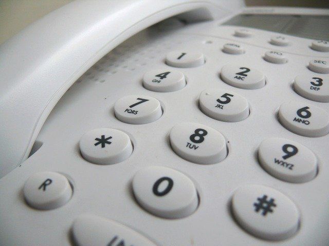 Mówią, że dzwonią z banku? Uważaj – to mogą być oszuści. Kobieta straciła 44 tysiące