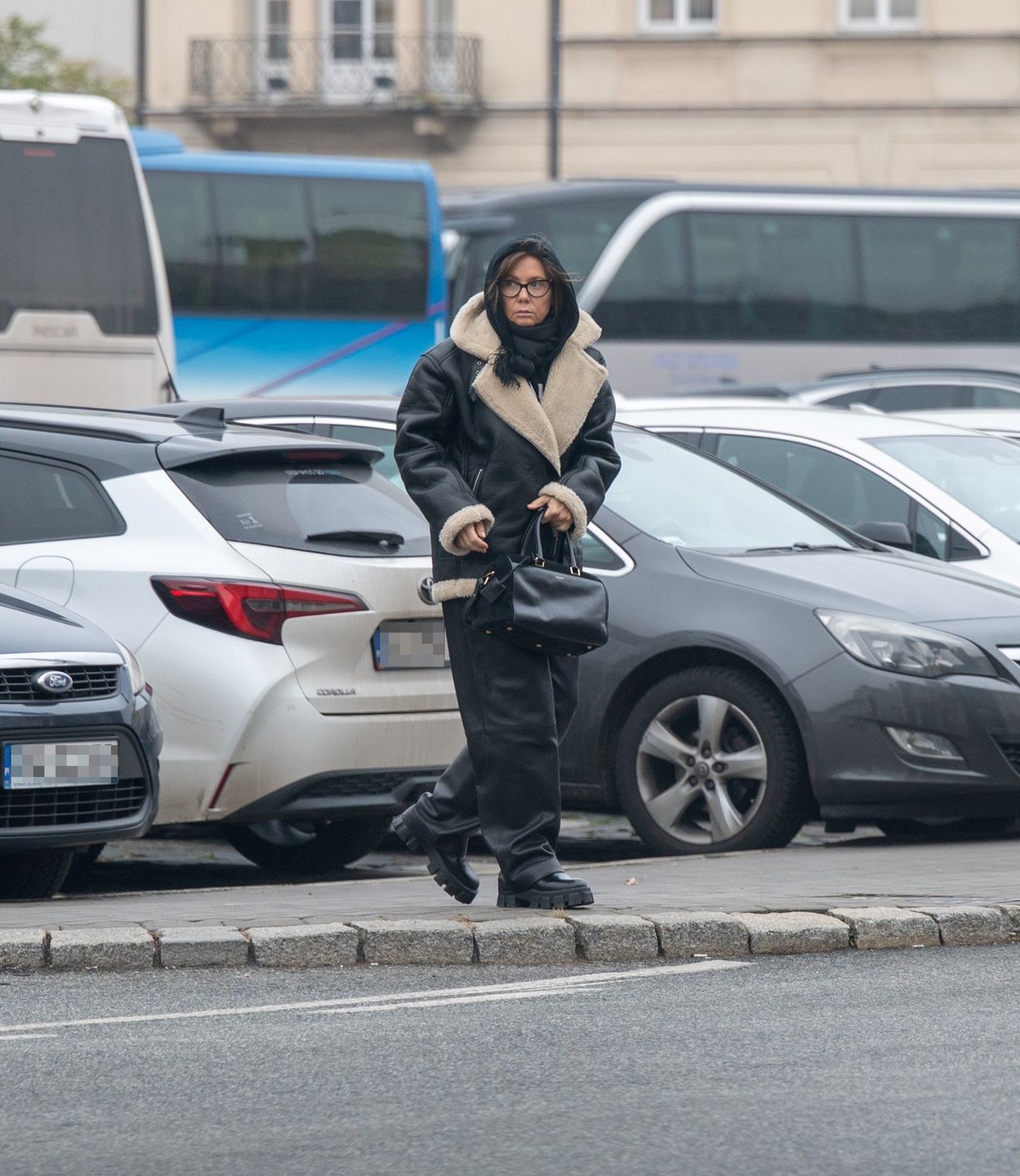 Kinga Rusin maszeruje po Warszawie